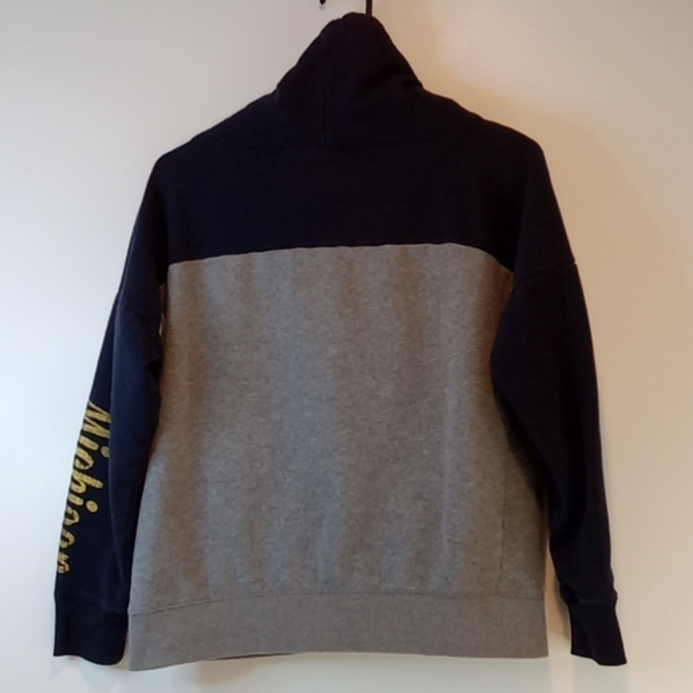 Colosseum Michigan Wolverines Funnel Neck Sweatshirt Men's Sz Med NICE! - Picture 9 of 16